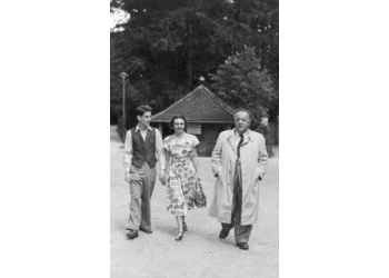 Nr. 136 v.l.n.r. Richard, Elisabeth, Karl Amadeus Hartmann. Tierpark Hellabrunn München. 1950.  Foto privat ©Hartmann-Gesellschaft