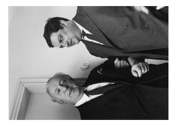 Nr. 215 v. l. n. r.: Karl Amadeus Hartmann und Bruno Maderna. Herkulessaal (München). Dezember 1961. Foto privat © Karl Amadeus Hartmann-Gesellschaft