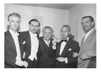 Nr. 258 v.l.n.r. Sanzguio, Ludwig Hoelscher, Karl Amadeus Hartmann, Hans Werner Henze, Winfried Zillig. München. 1954. Foto privat ©Hartmann-Gesellschaft