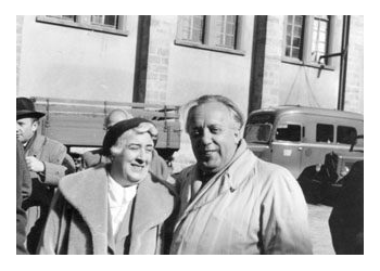 Nr. 317 v. l. n. r.: Tilly Wedekind und Karl Amadeus Hartmann. Ort unb. 1948. Foto privat © Karl Amadeus Hartmann-Gesellschaft