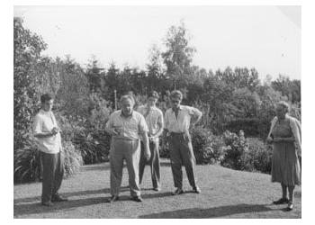 Nr. 322 v. l. n. r.: Richard und Karl Amadeus Hartmann, (x), Günther Stern und Maier Meisel. Kempfenhausen. ca. 1954. Foto privat © Karl Amadeus Hartmann-Gesellschaft