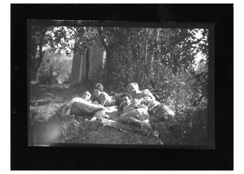 Nr. 325 v. l. n. r.: Heinz von Cramer, Susanne Springer, Karl Amadeus und Richard (Sohn) Hartmann. Procida. 1955. Foto privat © Karl Amadeus Hartmann-Gesellschaft