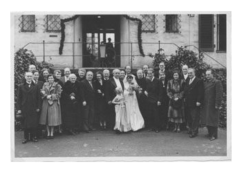 Nr. 395 Adolf Hartmann bei seiner Hochzeit mit Barbara Englaender. Ort unb. Dezember 1949. Foto privat © Karl Amadeus Hartmann-Gesellschaft