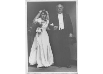 Nr. 396 Adolf Hartmann bei seiner Hochzeit mit Barbara Englaender. Ort unb. Dezember 1949. Foto privat © Karl Amadeus Hartmann-Gesellschaft